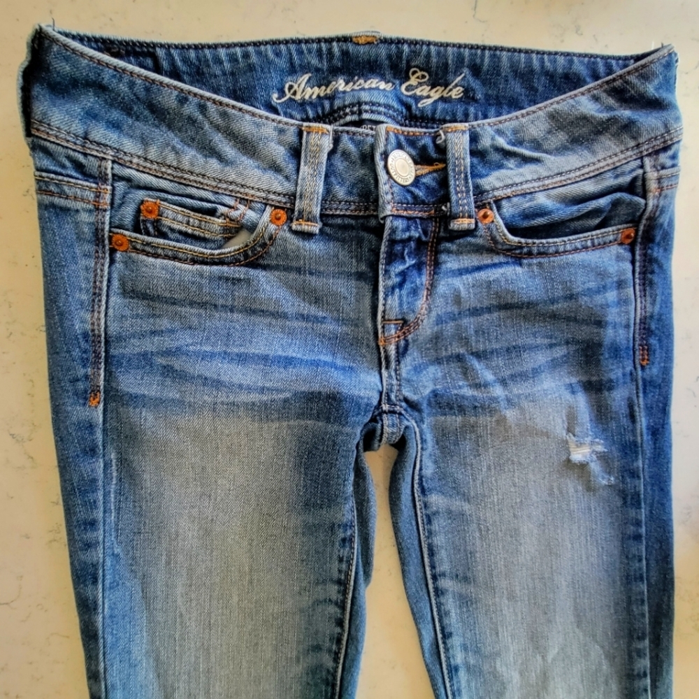 GIRLS AMERICAN EAGLE JEANS!